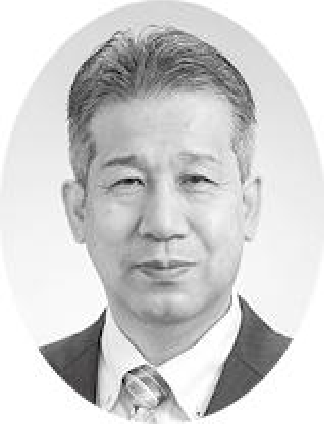 新潟県小学校長会 会長 藤本 高雄